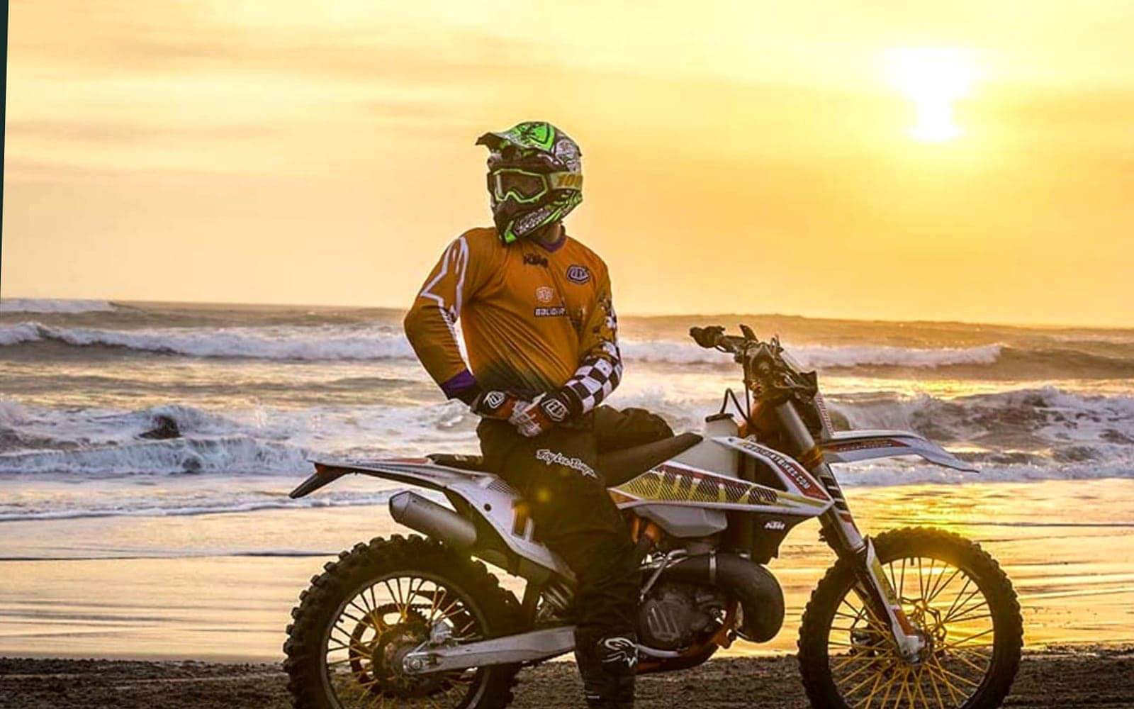Dirt Bike — Tabanan Jungle & Sunset Beach
